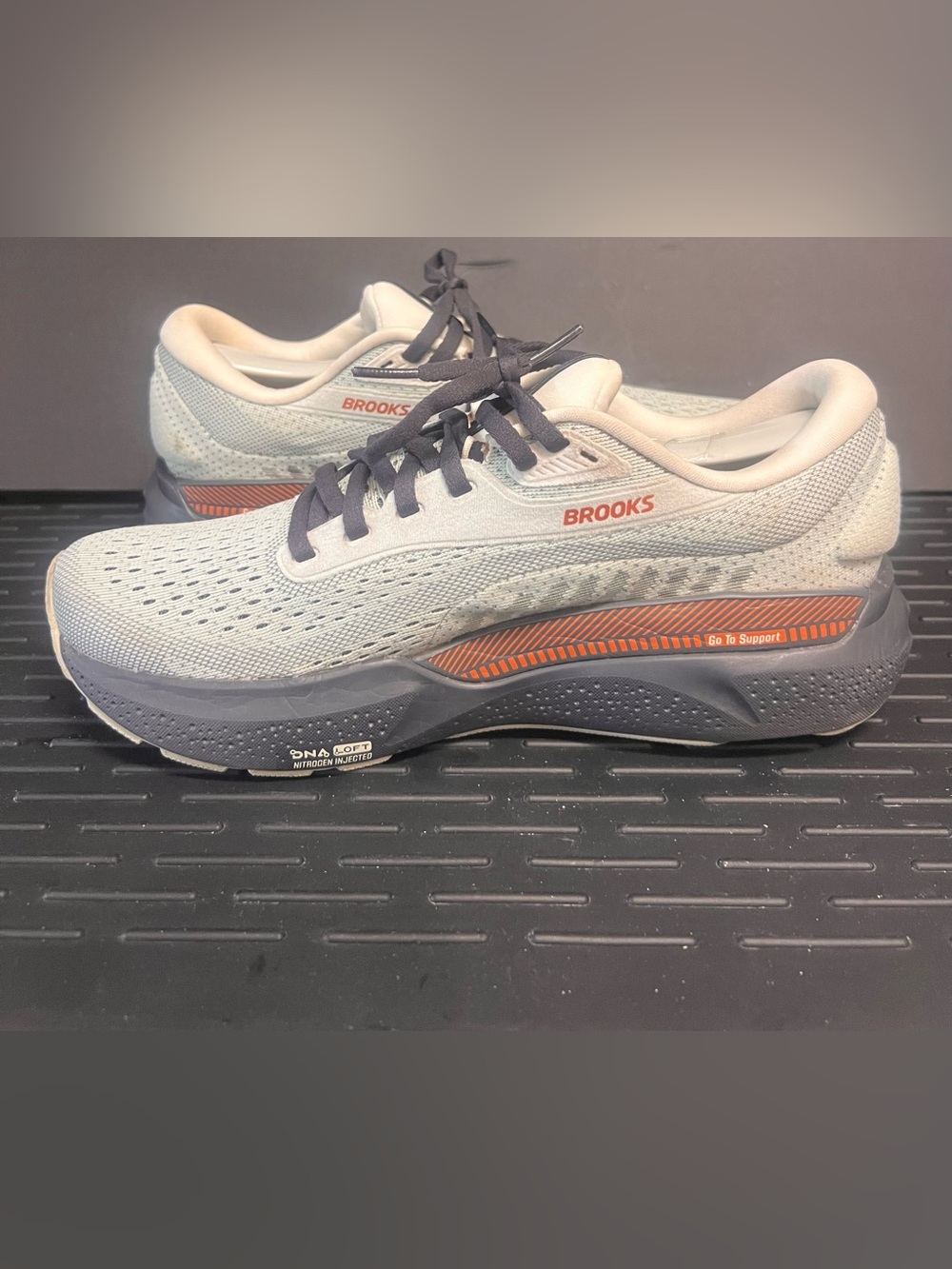 Brooks Women's Adrenaline GTS 24 GREAT CONDITION! - Picture 3 of 8